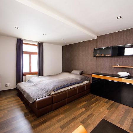 Aplend City Apartments Na Vrsku Братислава Экстерьер фото