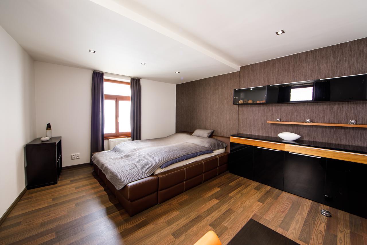 Aplend City Apartments Na Vrsku Братислава Экстерьер фото